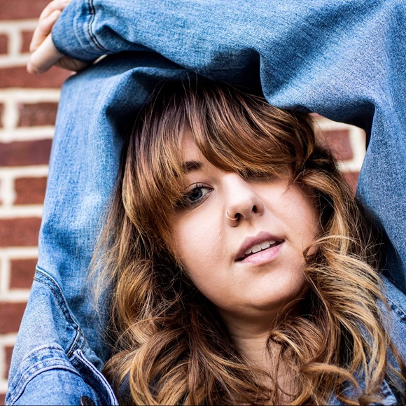 Meet your Posher, Hannah - Picture 1 of 1